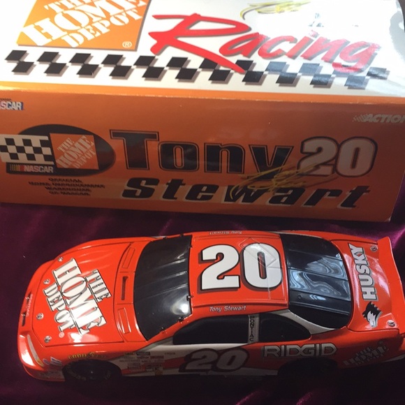 NASCAR TONY STEWART #20 EXACT SCALE MODEL CARS